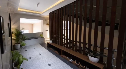 Aligning Dentistry clinic interior in Alwarpet Chennai